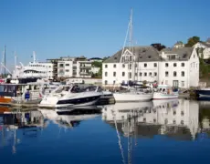 Descubre la belleza de Leirvik, el destino turístico ideal en Noruega