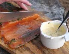 Descubre la auténtica receta de Gravlaks med sennepssaus de Noruega: un deleite culinario del norte