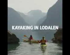 Descubre la aventura de hacer kayak en los impresionantes Fiordos noruegos: una experiencia única en la naturaleza