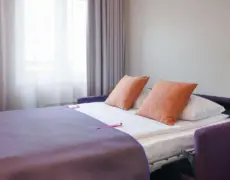 Descubre el encanto del Hotel Scandic Karl Johan en el corazón de Oslo, Noruega