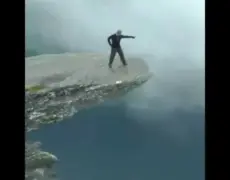Descubre la majestuosa Montaña de Storskarven en Noruega: Un paraíso natural para los amantes del senderismo