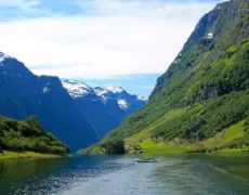 Descubre por qué llevar tu propio papel higiénico en Noruega es esencial al hacer senderismo o visitar áreas remotas