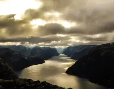 Protección solar en Noruega: Descubre por qué es imprescindible llevar protector y gafas de sol durante todo el año
