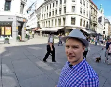 Descubre la experiencia única de caminar por la calle Karl Johans gate y hacer compras en Oslo